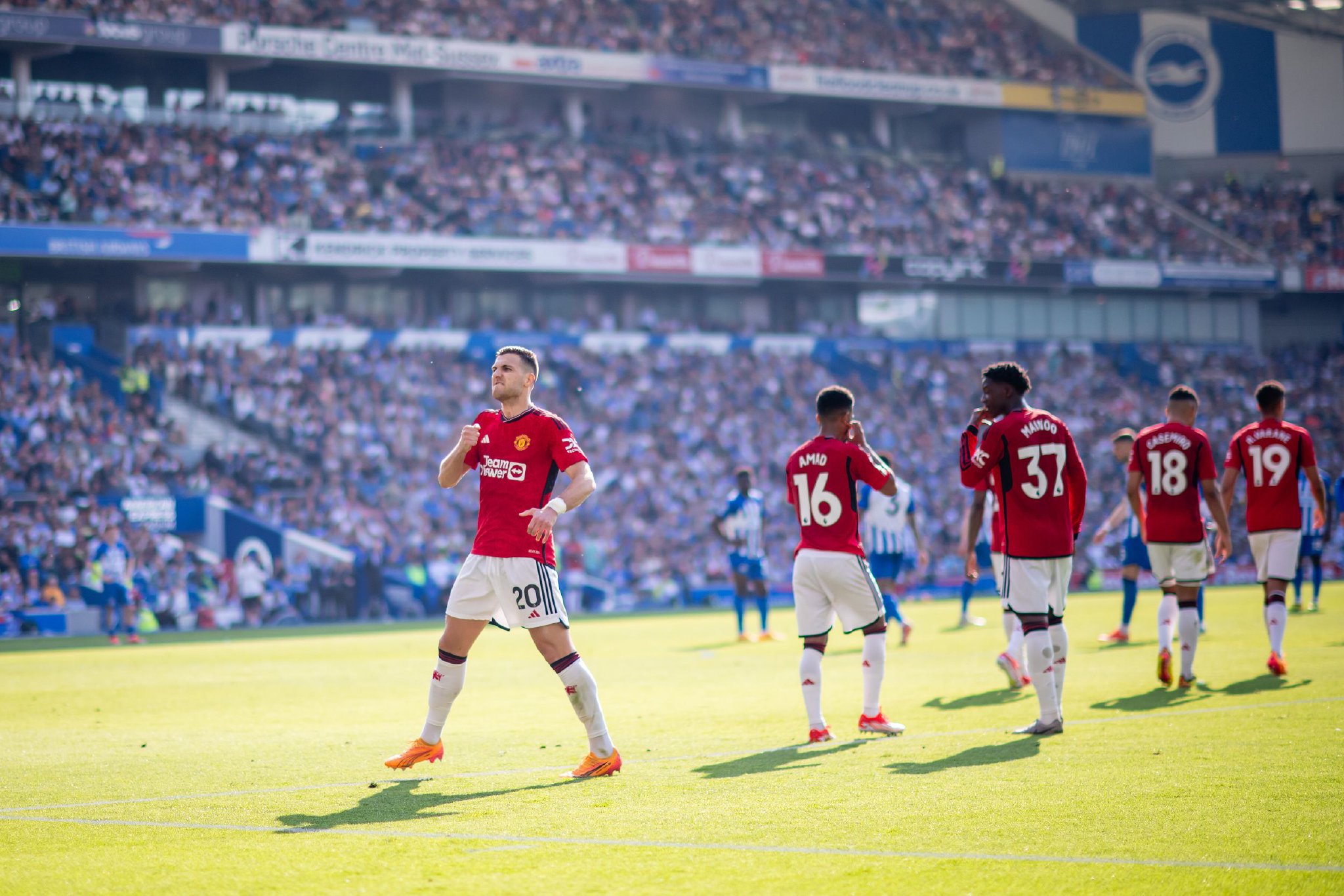 社会各界的 社会各界的